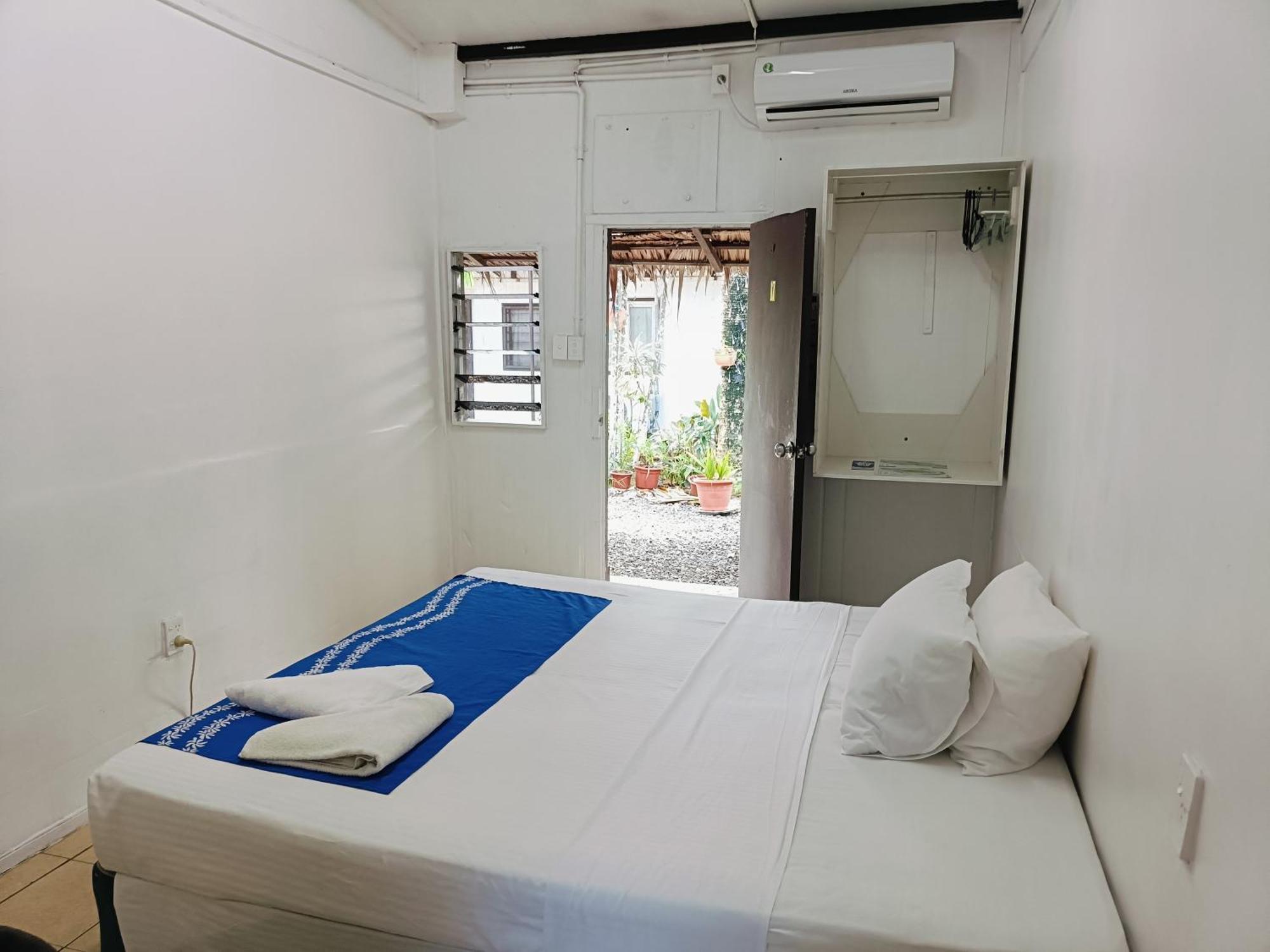 אפיה Olivias Accommodation מראה חיצוני תמונה